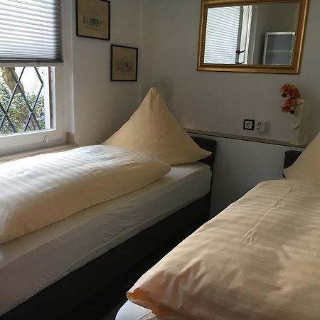 Messe Ferienwohnung Duesseldorf Oberkassel Ngoại thất bức ảnh