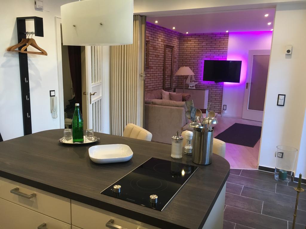 Messe Ferienwohnung Duesseldorf Oberkassel Ngoại thất bức ảnh