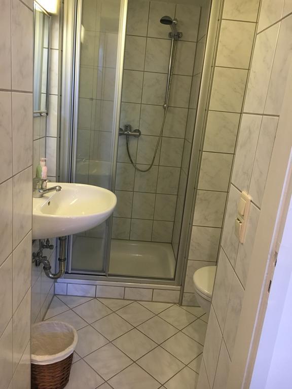 Messe Ferienwohnung Duesseldorf Oberkassel Ngoại thất bức ảnh
